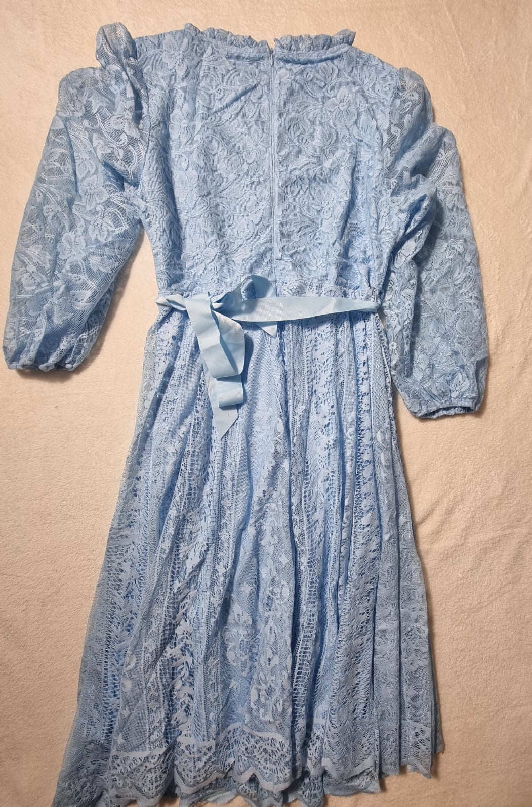 Rochie din Dantelă Albastră cu Mâneci Lungi și Cordon – 3XL