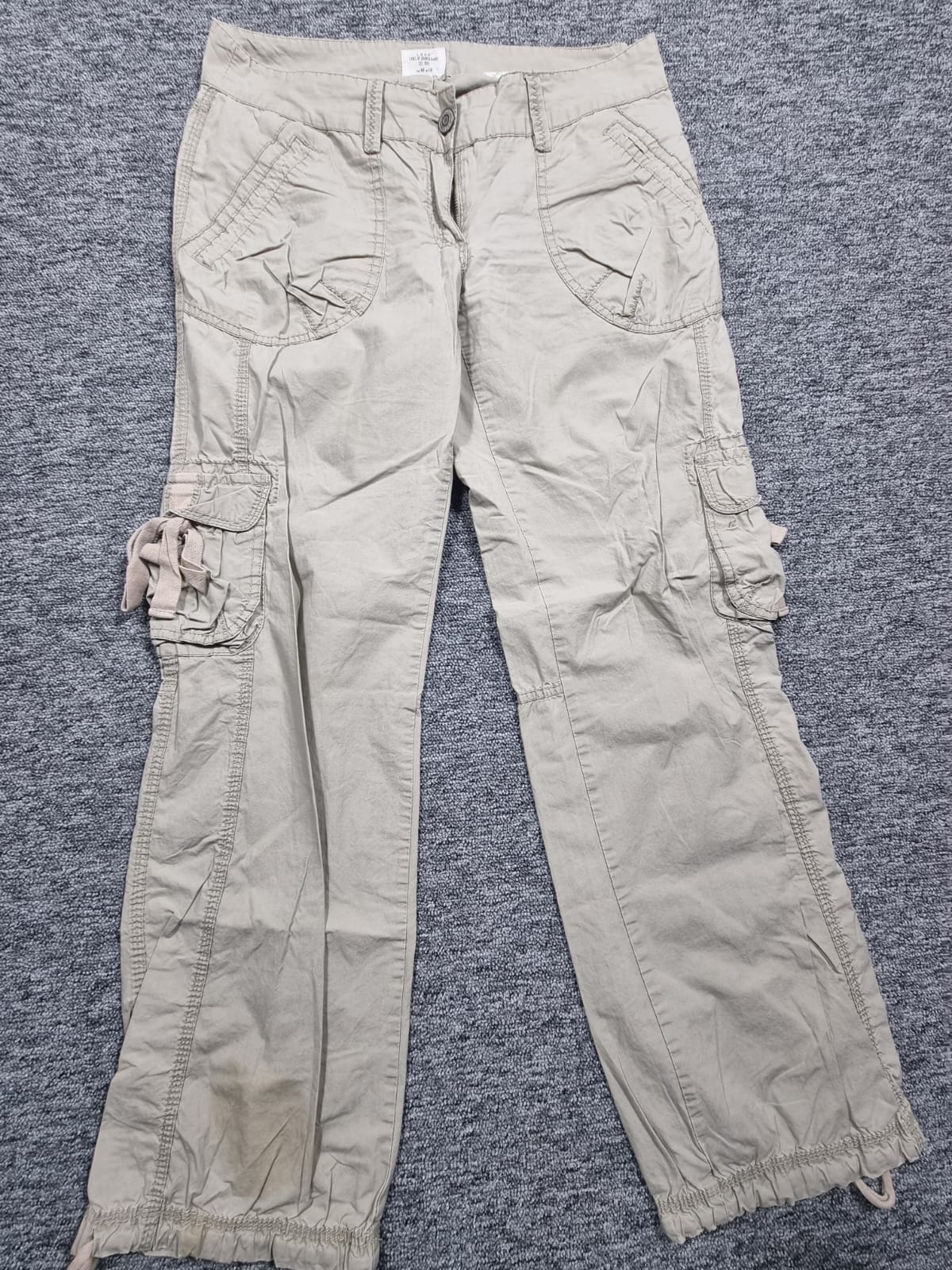 Pantaloni Cargo Bej Talie Joasă Buzunare Laterale Y2K