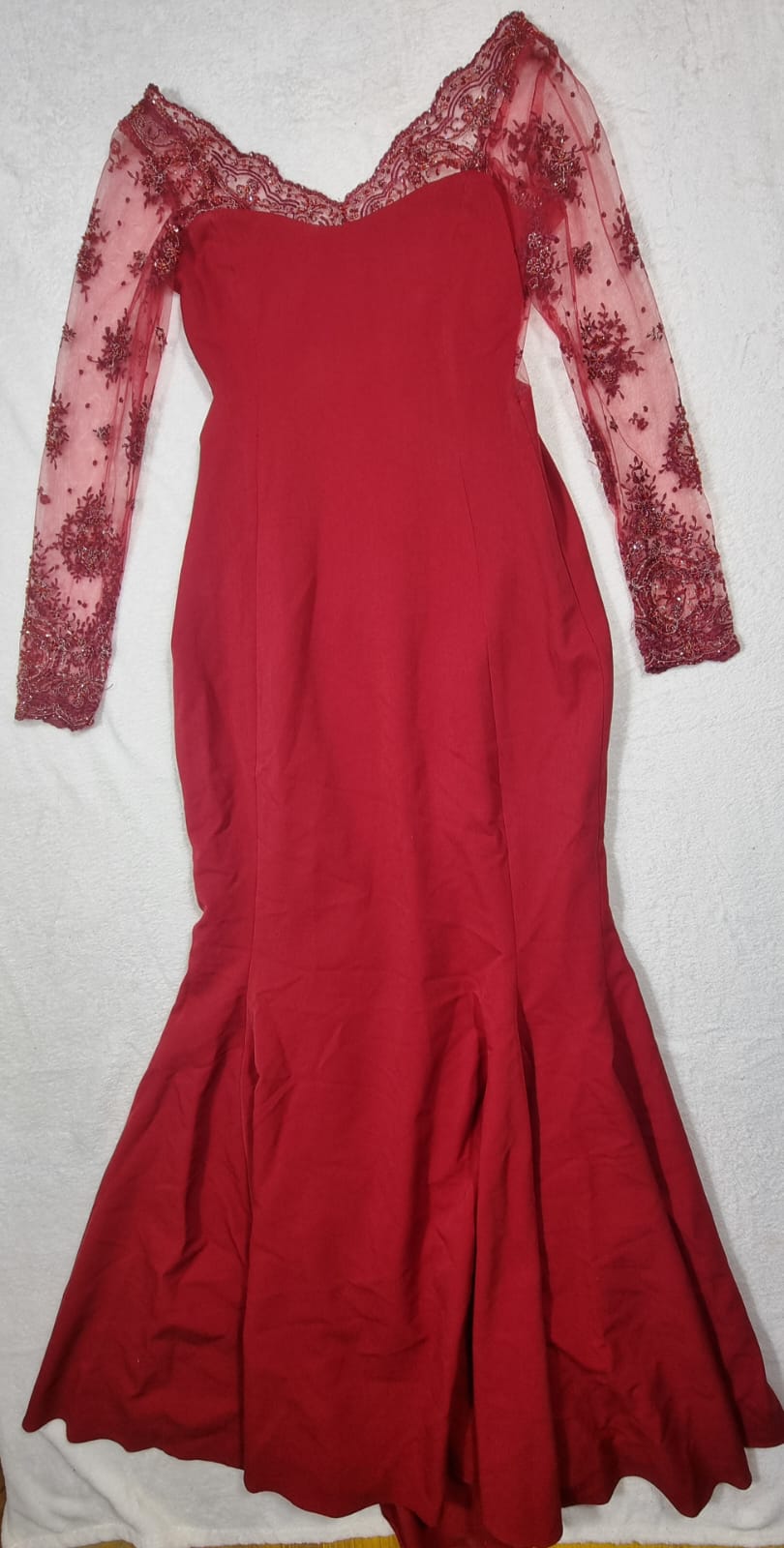 Rochie de Seară Roșie tip Sirenă cu Mâneci din Dantelă