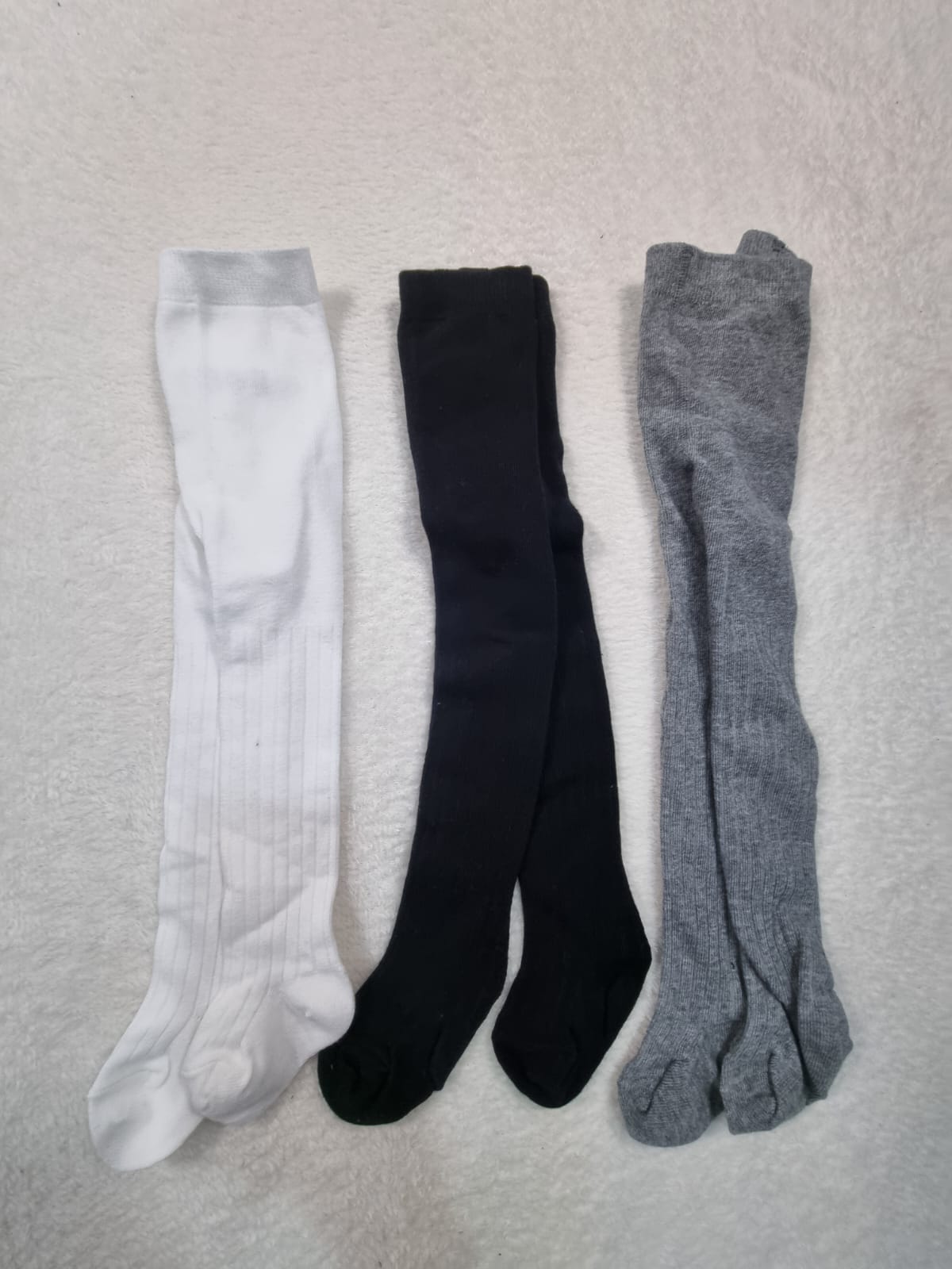 Set 3 Perechi Ciorăpei Lungi Nou-Născuți – Alb, Negru, Gri