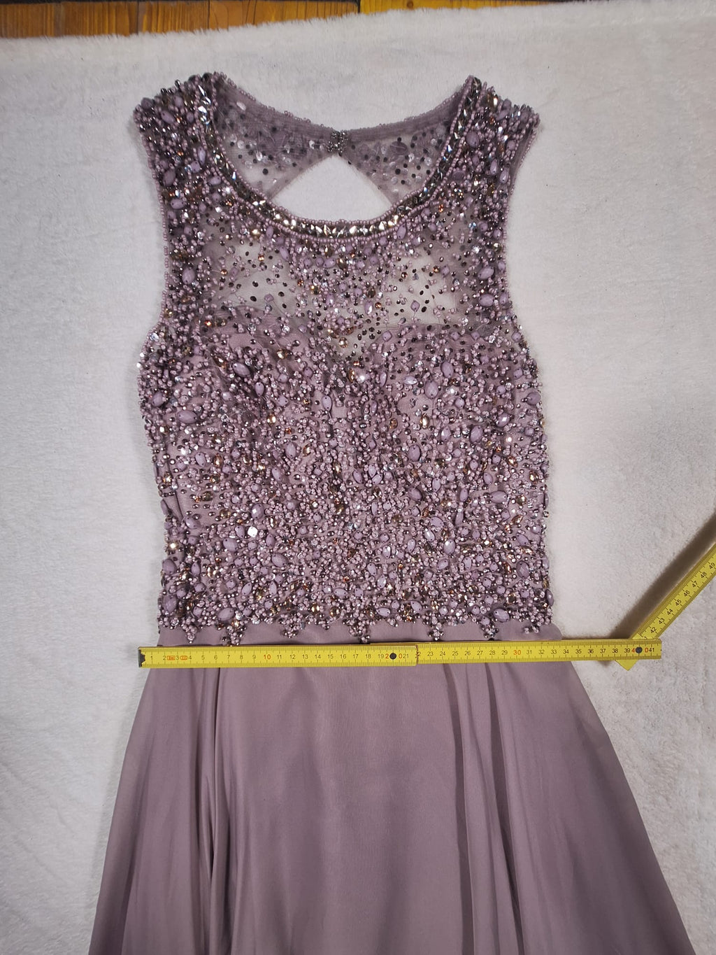 Rochie de Seară Unique – Maxi Taupe cu Pietre și Paiete