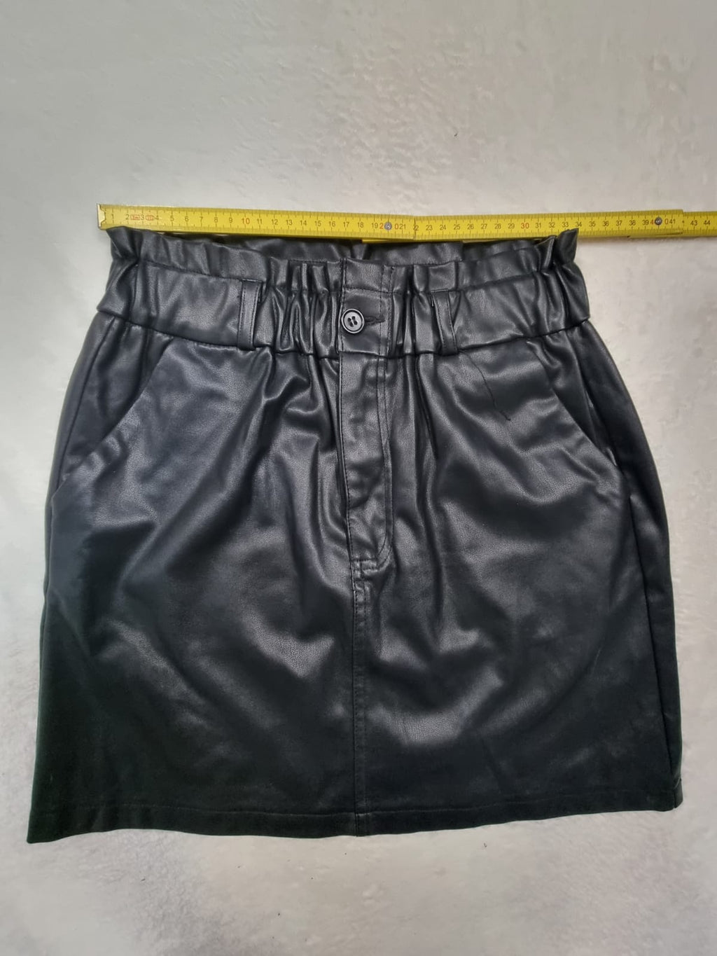 Fustă Scurtă Neagră Cropp – Mărimea M