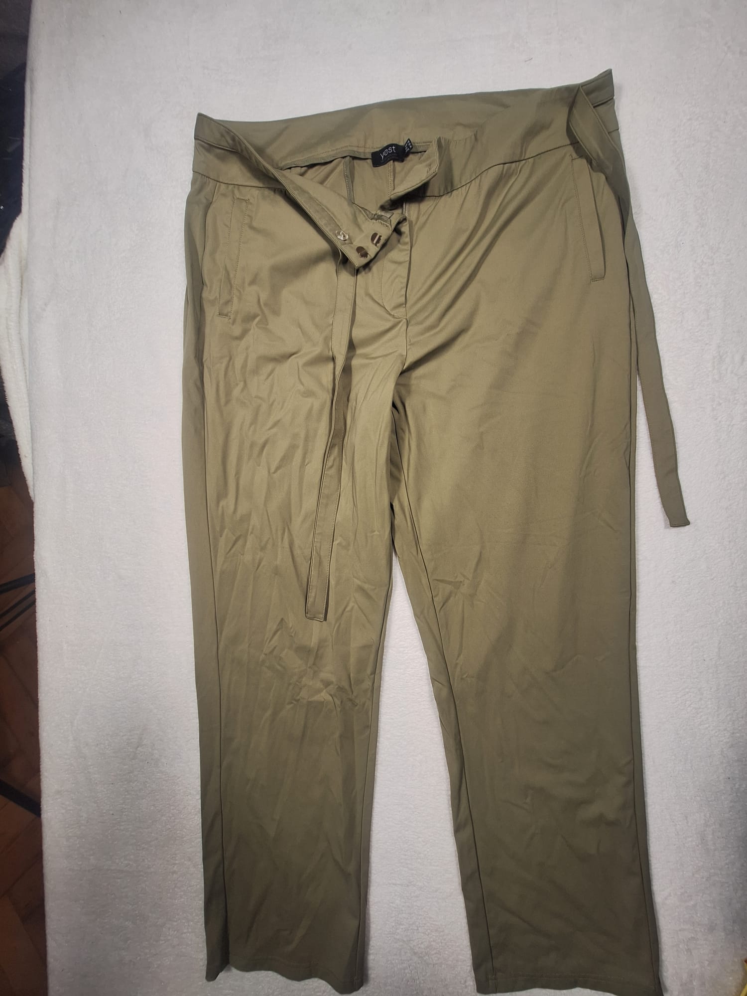 Pantaloni Yest Kaki cu Cordon – EUR 46