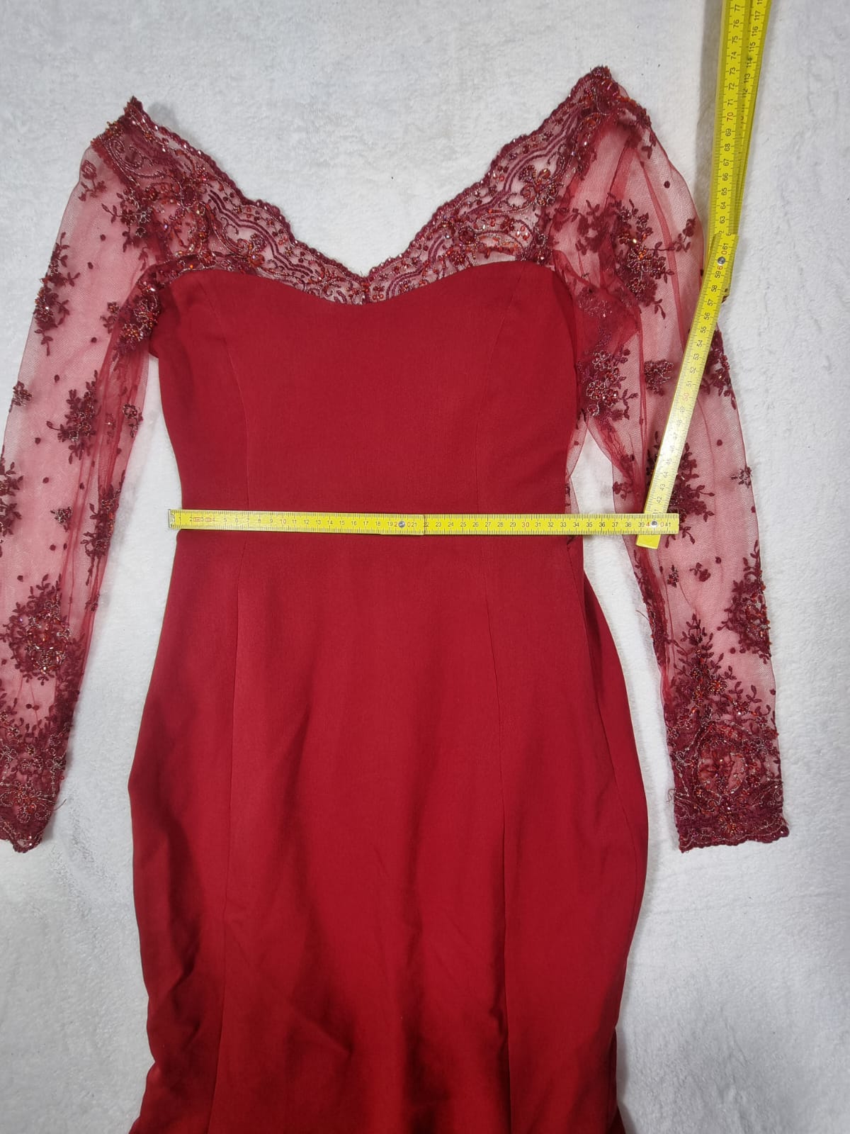 Rochie de Seară Roșie tip Sirenă cu Mâneci din Dantelă