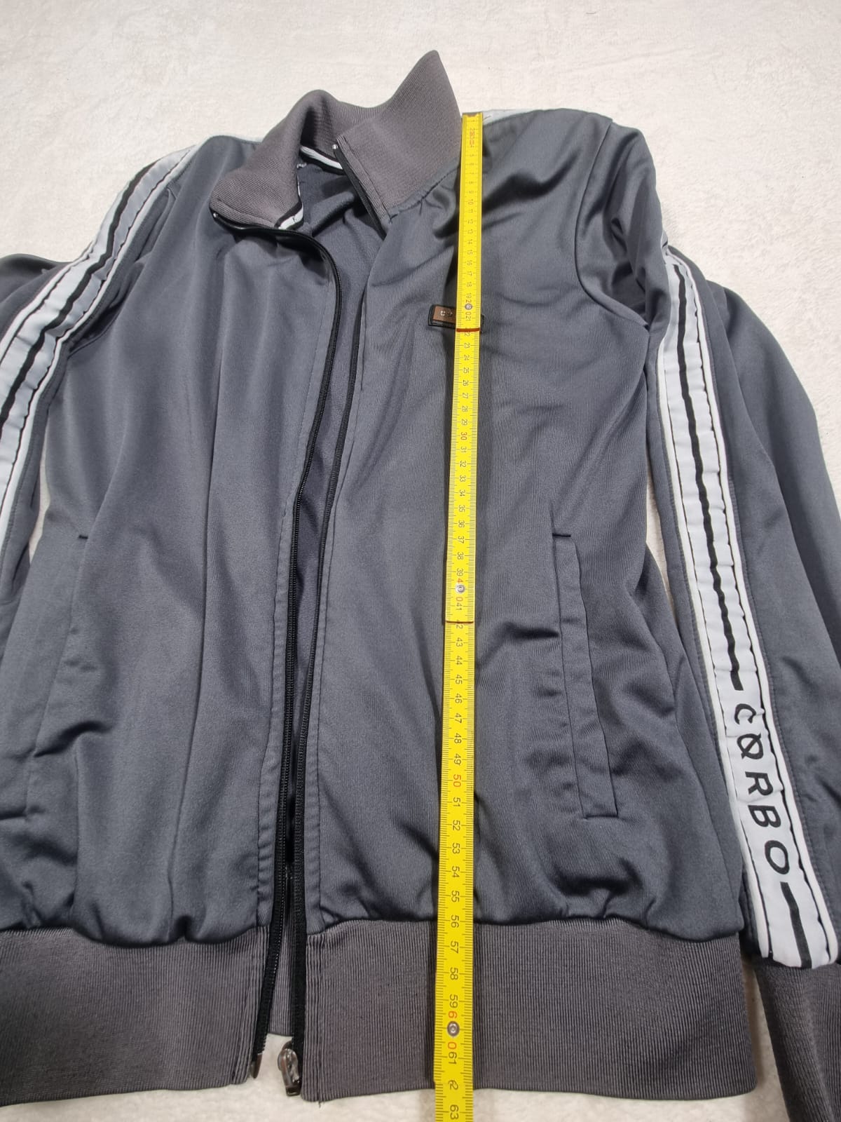 Jacketă Trening Corbo – Gri Antracit, Dungi Albe