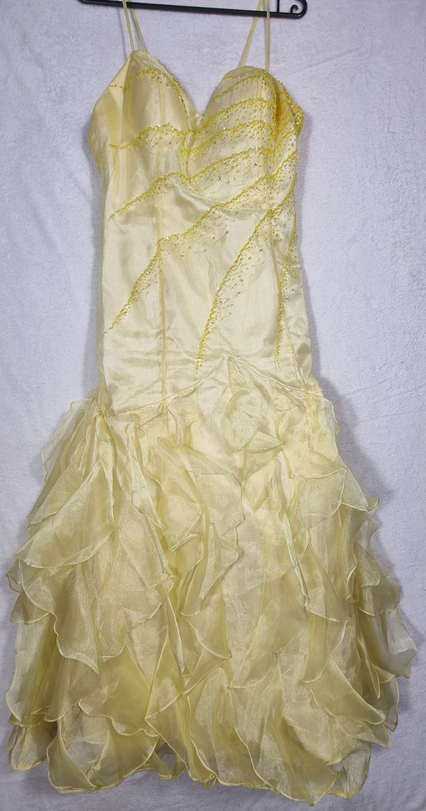 Rochie de Seară Midi Champagne cu Bretele și Fustă din Volane - Unique