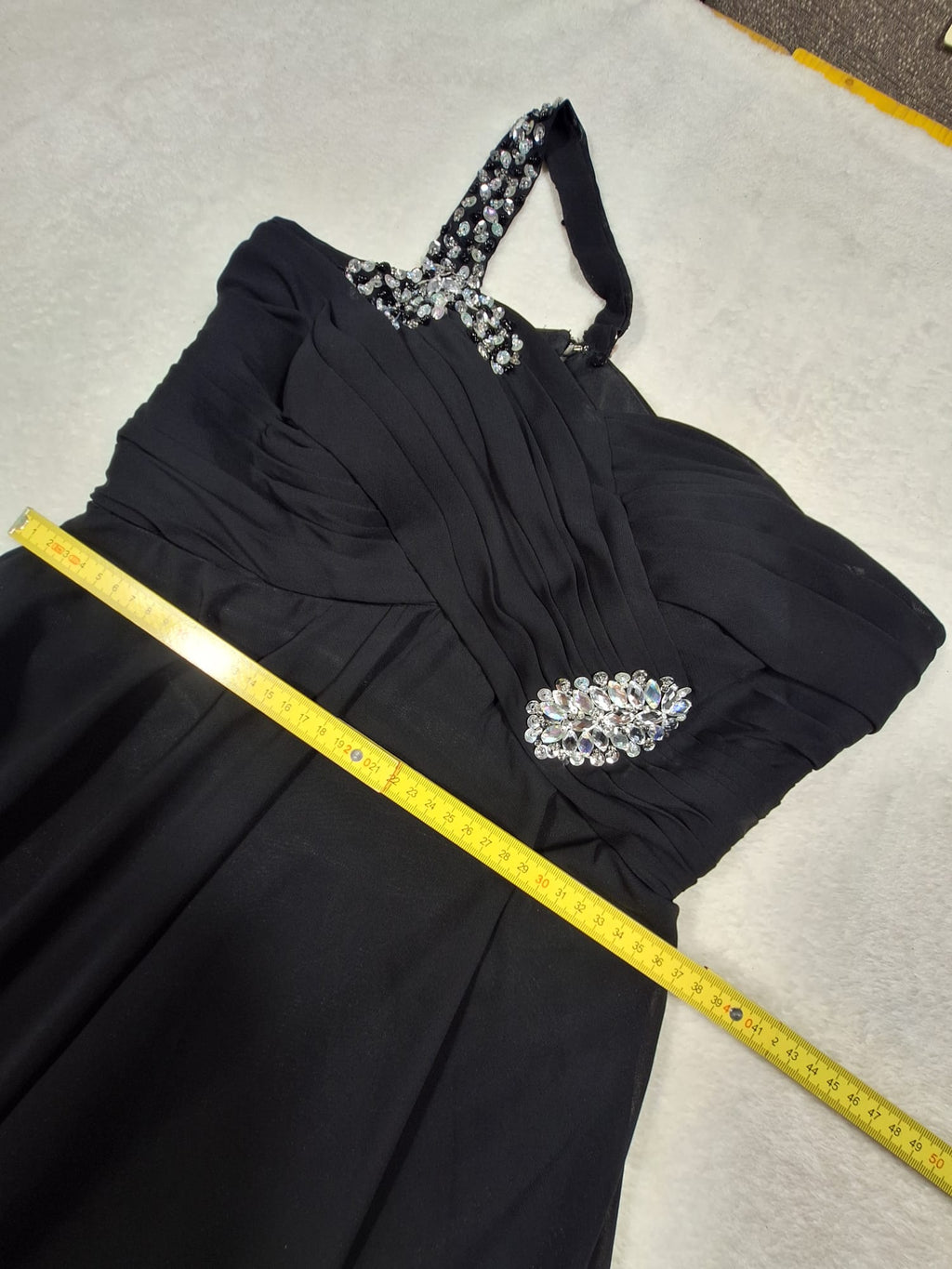 Rochie de Seară Maxi Neagră One-Shoulder cu Cristale - JJ's House