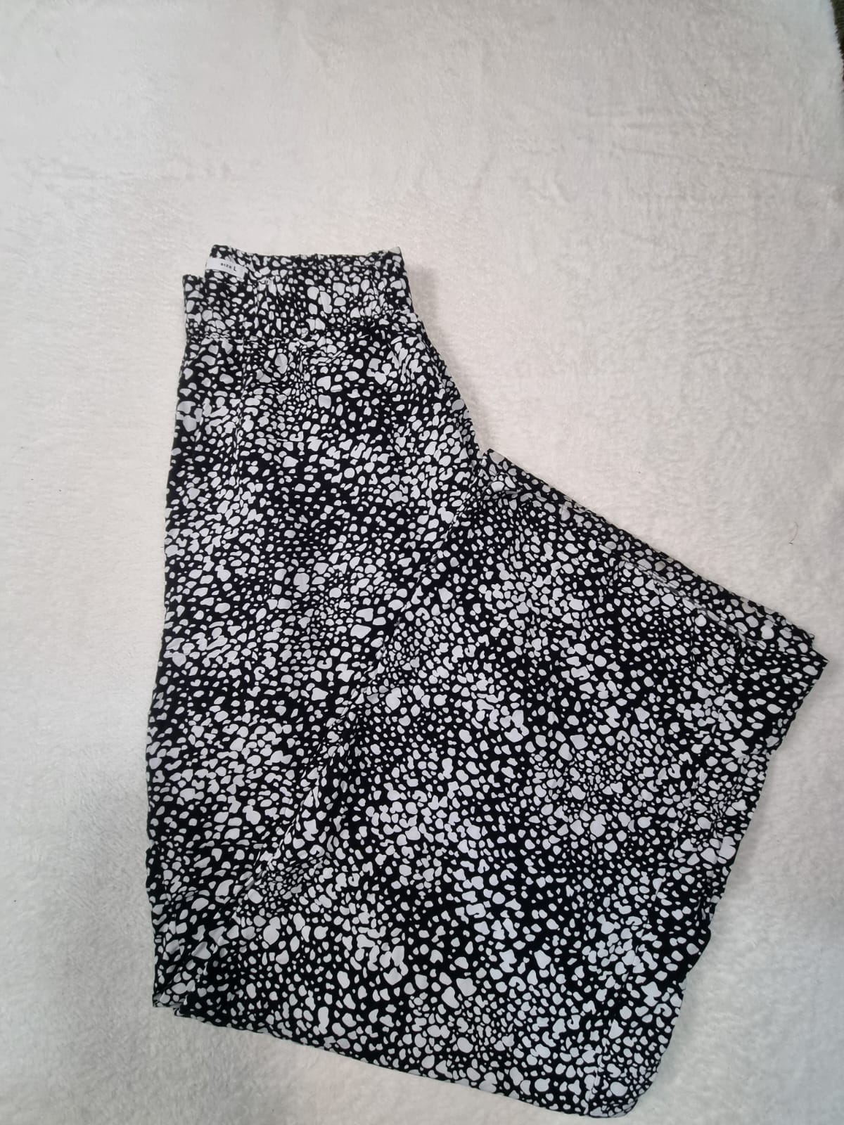 Pantaloni Vară Subțiri Alb cu Negru Sinsay – Mărimea L