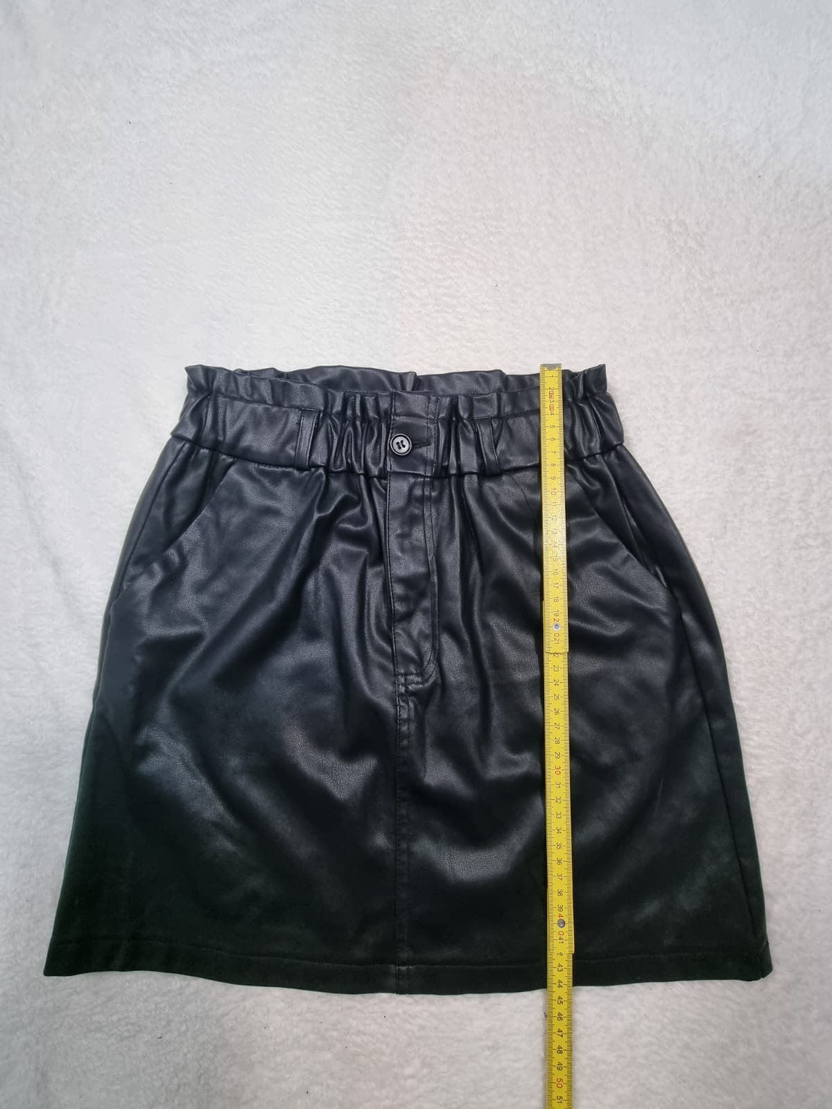 Fustă Scurtă Neagră Cropp – Mărimea M