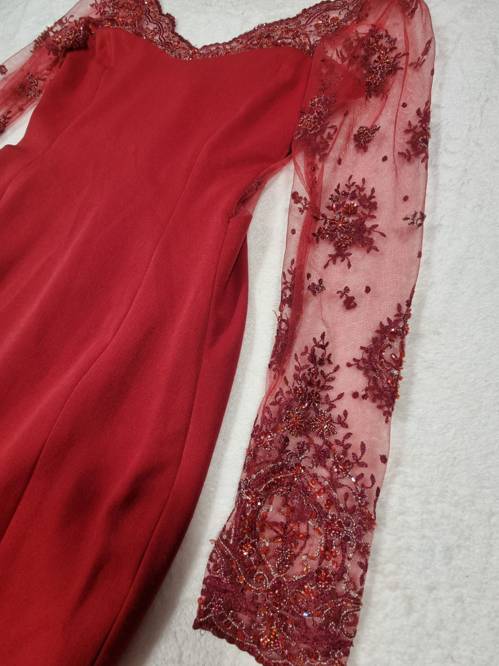 Rochie de Seară Roșie tip Sirenă cu Mâneci din Dantelă
