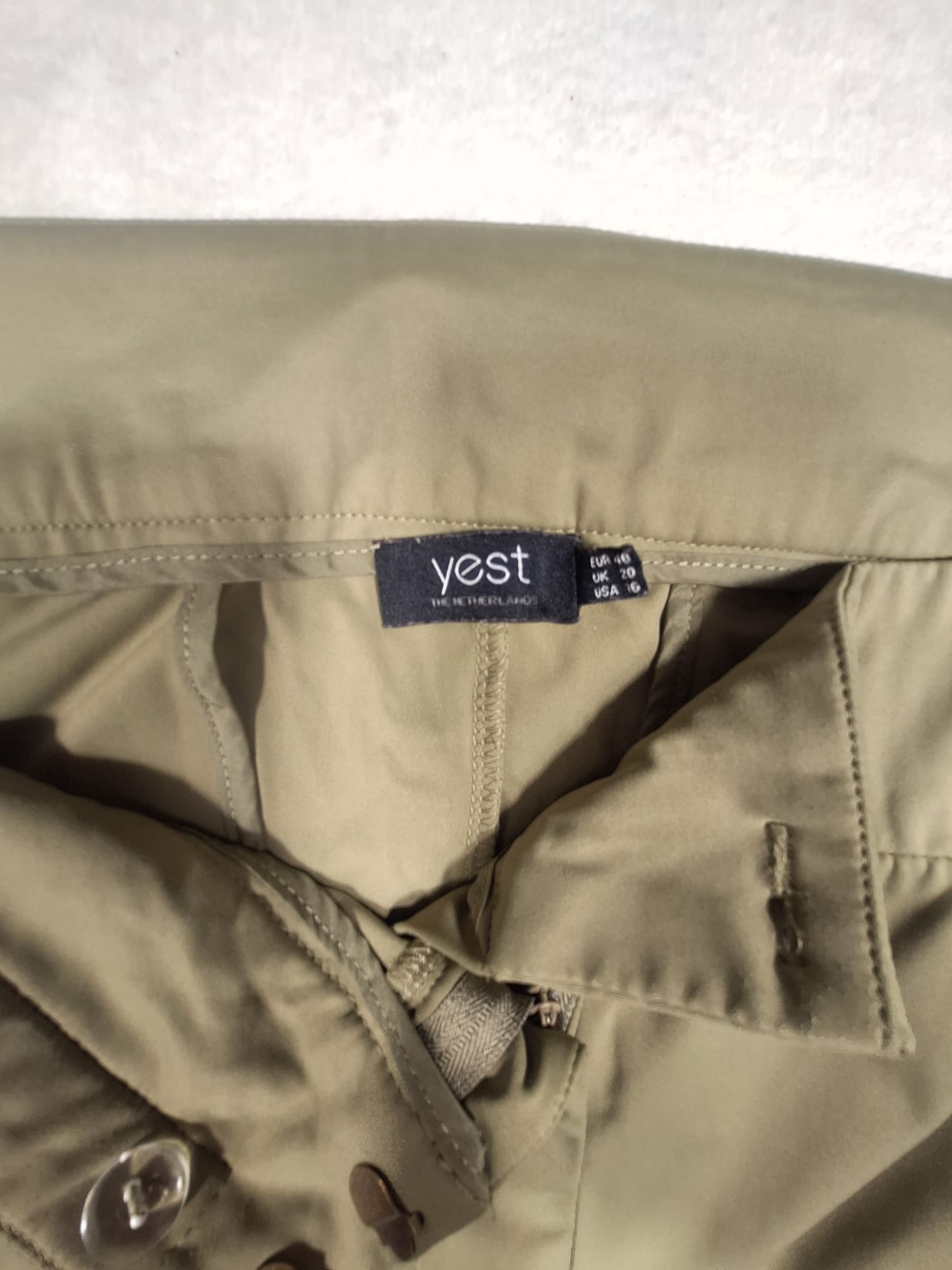 Pantaloni Yest Kaki cu Cordon – EUR 46