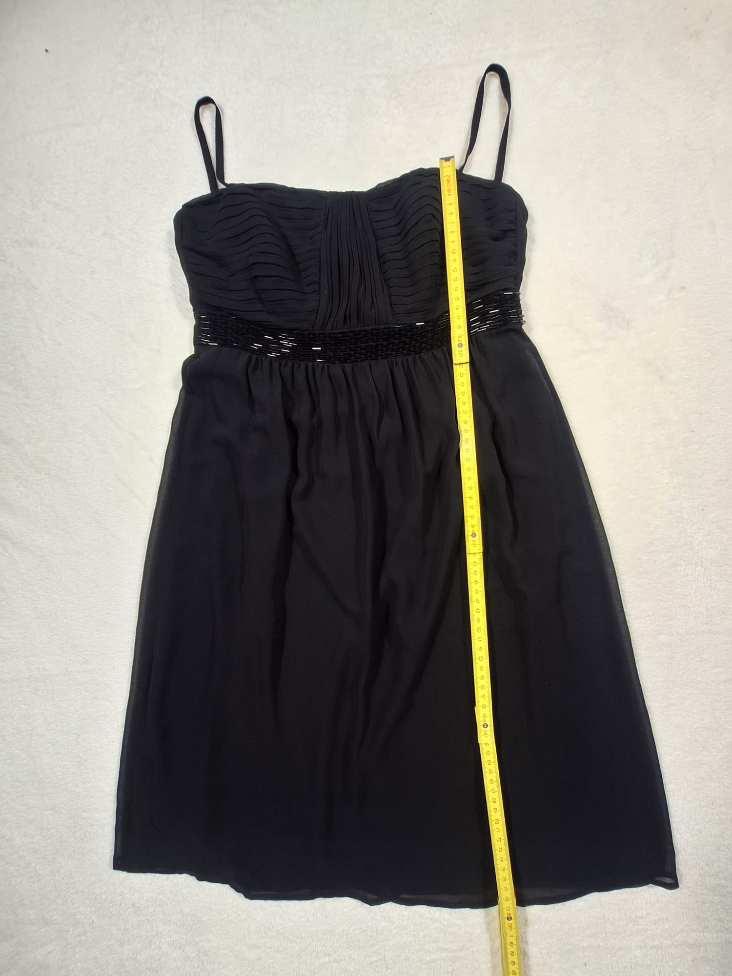 Rochie Esprit – Mini Neagră cu Bretele și Detalii Mărgele