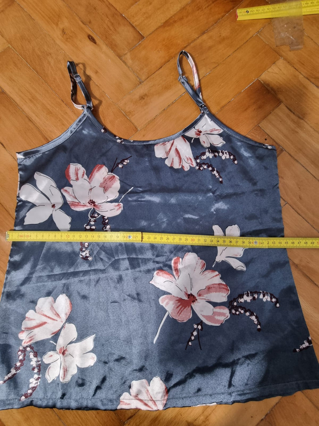 Top Satinat Gri-Albastru Print Floral Magnolii Roz