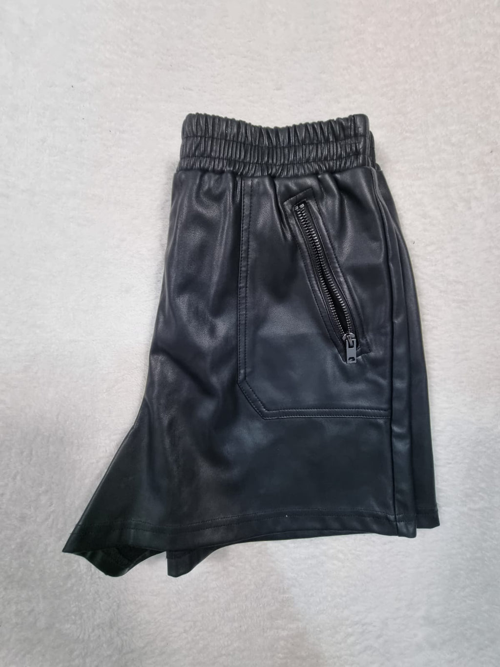 Pantaloni Scurți Damă Negri Clockhouse – Mărimea 38/M