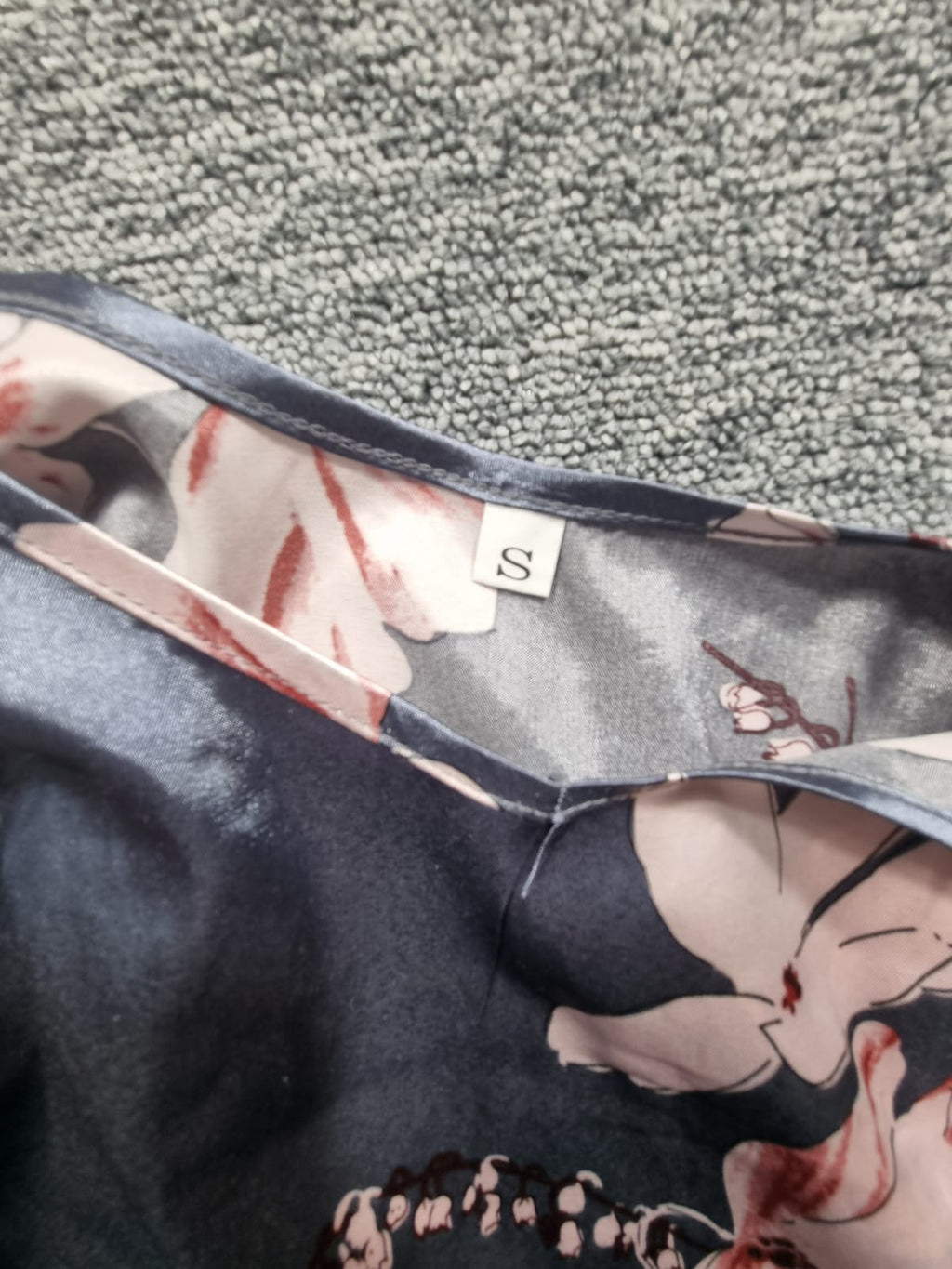 Top Satinat Gri-Albastru Print Floral Magnolii Roz